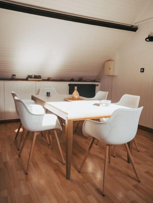 Appartement Avec Patio Sainte-Anne-d'Auray Luaran gambar